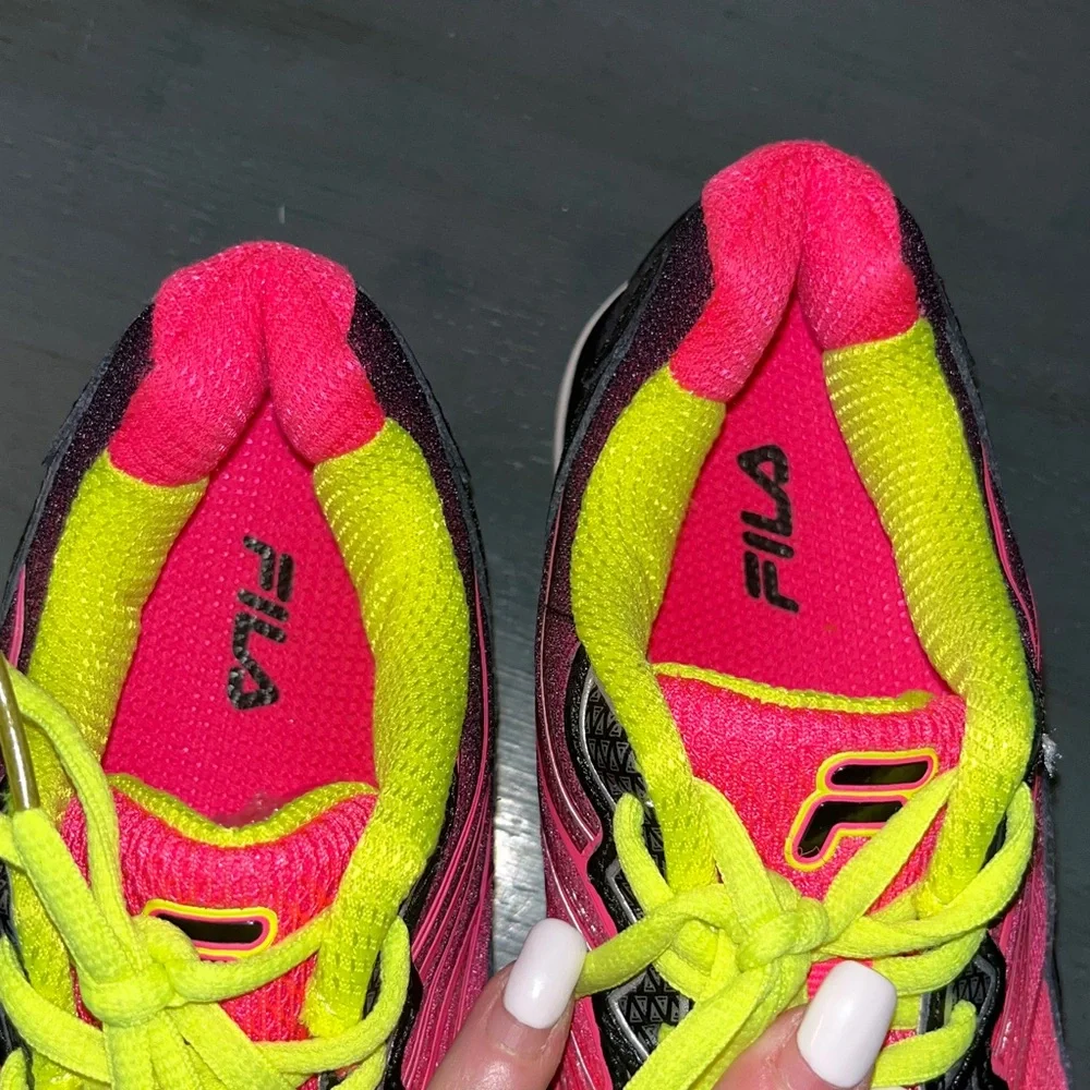Fila Womens Running Shoes Size 4 Pink Black Tennis Shoes Sneakers NWOB